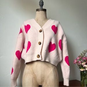 Heart cropped cardigan 💕